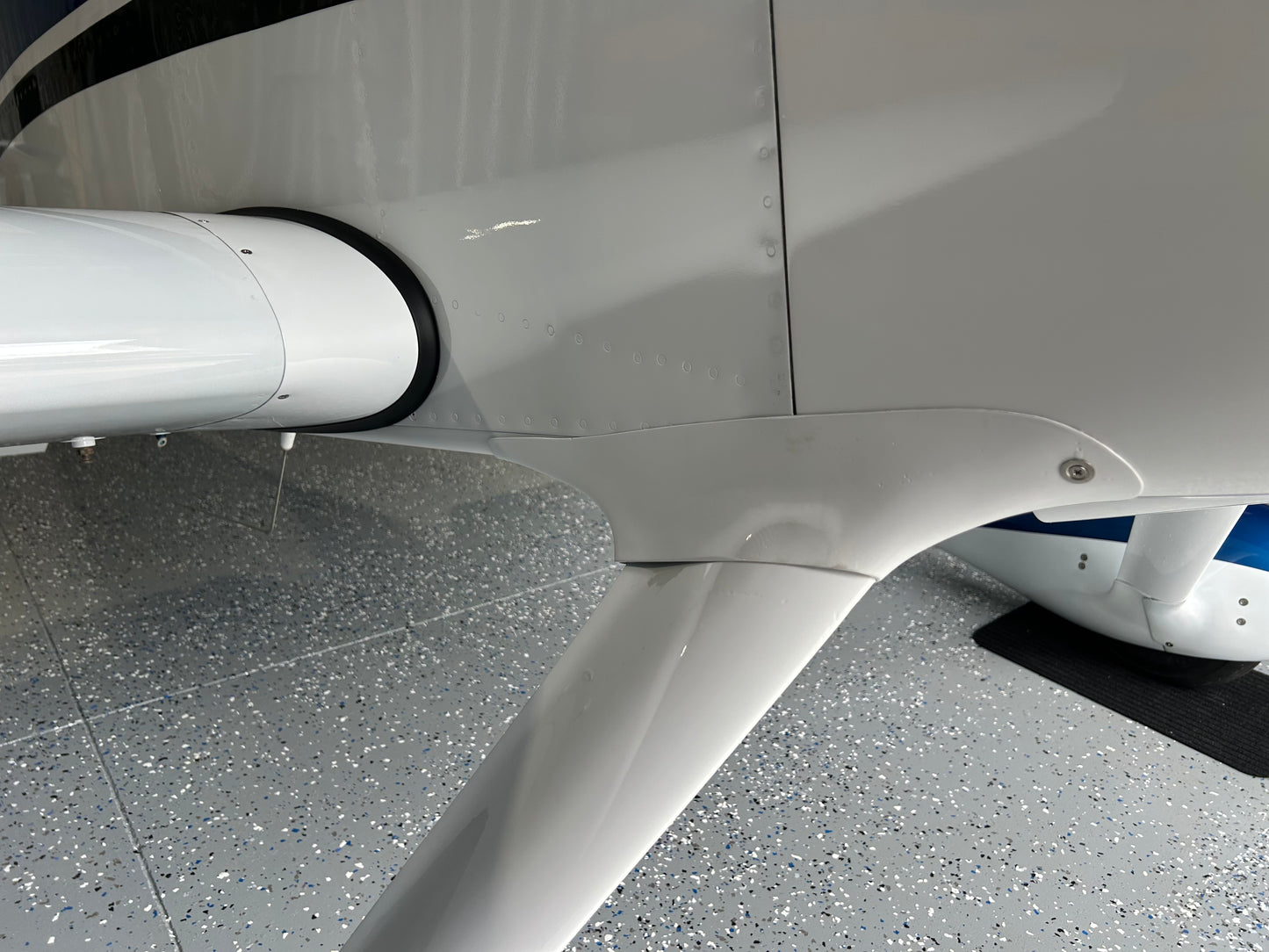 RV Upper Gear Leg Intersection Fairings (Pair)